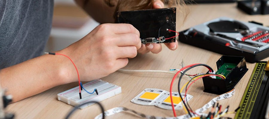 Mastering Electronics DIY – Part 2: Beginner-Friendly Projects You Can Build At Home